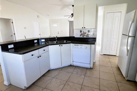 Casa en alquiler en Deltona, Florida, 3 dormitorios, 110.65 m2 № 1366558 - foto 4