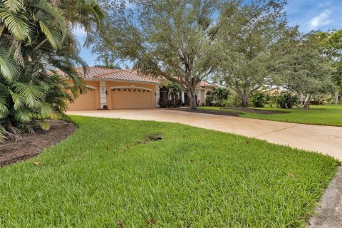 House in Punta Gorda, Florida 4 bedrooms, 247.86 sq.m. № 1244710 - photo 6