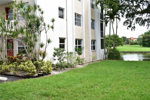 Condominio en venta en Lauderhill, Florida, 2 dormitorios, 99.41 m2 № 1271734 - foto 10