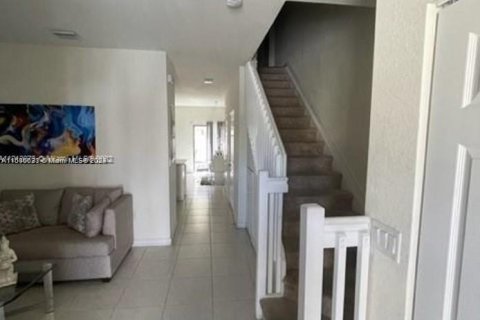 Villa ou maison à vendre à Hialeah, Floride: 3 chambres, 131.18 m2 № 954247 - photo 4