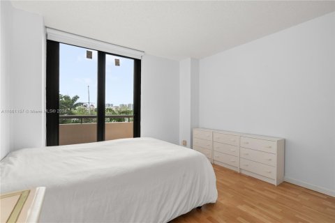 Condo in Aventura, Florida, 2 bedrooms  № 1367583 - photo 12