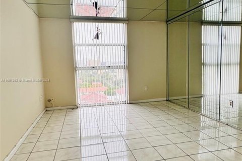 Condominio en venta en Coral Gables, Florida, 2 dormitorios, 89.19 m2 № 1367632 - foto 12