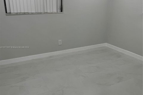 Condo in Davie, Florida, 2 bedrooms  № 1393571 - photo 11