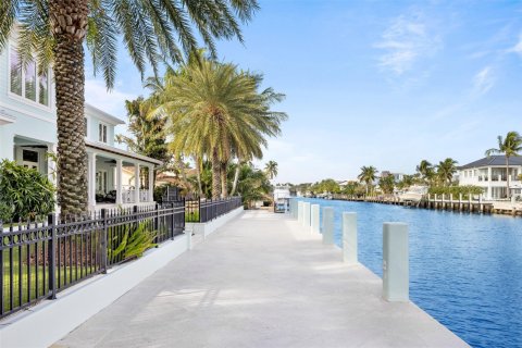 Villa ou maison à vendre à Fort Lauderdale, Floride: 7 chambres, 782.61 m2 № 924437 - photo 6