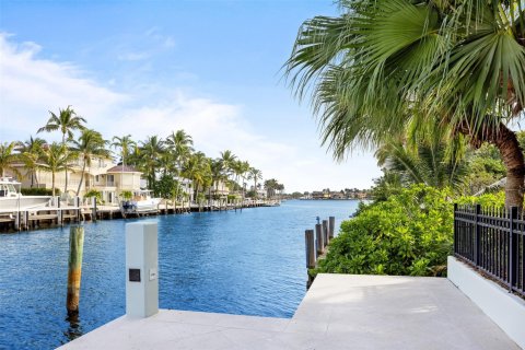 Villa ou maison à vendre à Fort Lauderdale, Floride: 7 chambres, 782.61 m2 № 924437 - photo 5