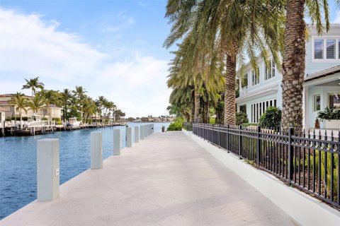 Villa ou maison à vendre à Fort Lauderdale, Floride: 7 chambres, 782.61 m2 № 924437 - photo 4