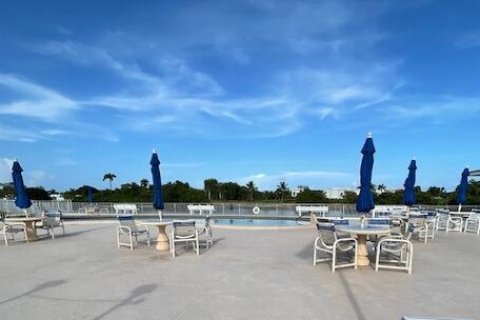 Condominio en venta en Boynton Beach, Florida, 1 dormitorio, 52.95 m2 № 1207370 - foto 11