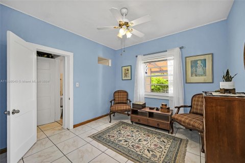 House in Miami, Florida 4 bedrooms, 252.69 sq.m. № 1206902 - photo 21