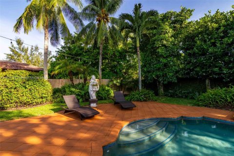 Casa en venta en Miami, Florida, 4 dormitorios, 228.17 m2 № 1393524 - foto 30