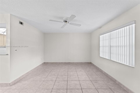 Copropriété à vendre à Stuart, Floride: 1 chambre, 63.64 m2 № 1393570 - photo 4