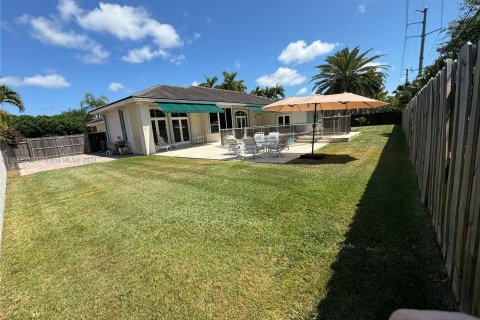 Casa en venta en Miami, Florida, 4 dormitorios, 307.51 m2 № 1293040 - foto 3