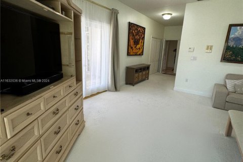 Villa ou maison à vendre à Miami, Floride: 4 chambres, 307.51 m2 № 1293040 - photo 14