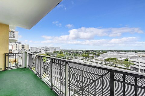 Condo in Miami, Florida, 2 bedrooms  № 828020 - photo 22