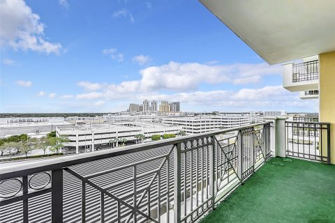 Copropriété à vendre à Miami, Floride: 2 chambres, 125.14 m2 № 828020 - photo 19