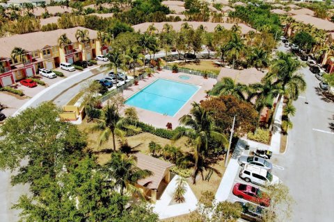Copropriété à vendre à Royal Palm Beach, Floride: 3 chambres, 141.58 m2 № 924409 - photo 2