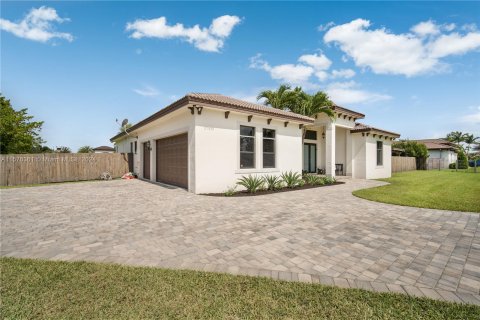 Casa en venta en Homestead, Florida, 5 dormitorios, 259.57 m2 № 1154804 - foto 27