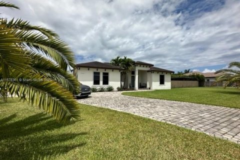 Villa ou maison à vendre à Homestead, Floride: 5 chambres, 259.57 m2 № 1154804 - photo 1