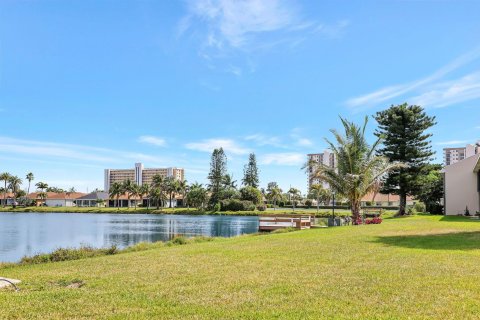 Copropriété à vendre à Hutchinson Island South, Floride: 2 chambres, 121.24 m2 № 1097605 - photo 11