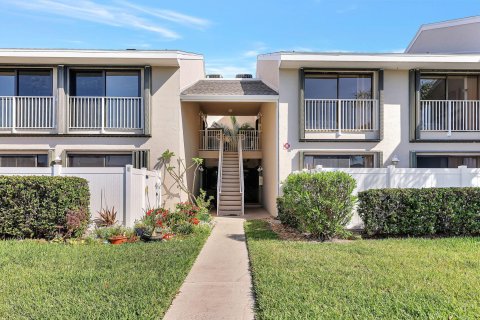 Condo in Hutchinson Island South, Florida, 2 bedrooms  № 1097605 - photo 30