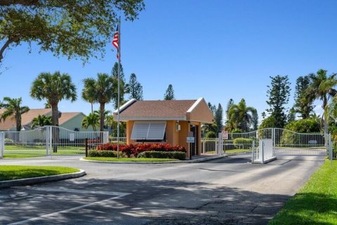 Condo in Hutchinson Island South, Florida, 2 bedrooms  № 1097605 - photo 9