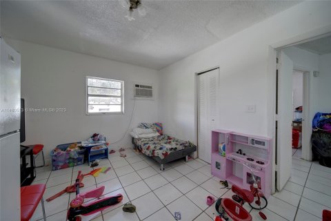 Commercial property in Miami, Florida 234.49 sq.m. № 818456 - photo 10