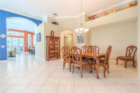 House in Coral Springs, Florida 4 bedrooms, 256.41 sq.m. № 1367239 - photo 9