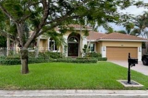 Villa ou maison à vendre à Coral Springs, Floride: 4 chambres, 256.41 m2 № 1367239 - photo 1