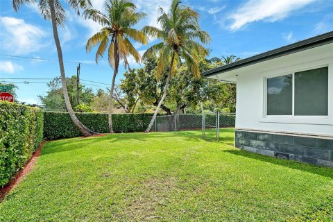 Villa ou maison à vendre à Miami, Floride: 5 chambres, 357.49 m2 № 1367273 - photo 4