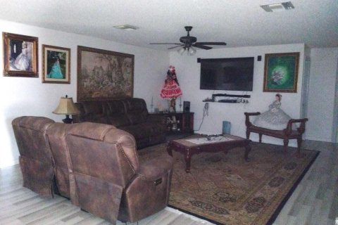 Casa en venta en Okeechobee, Florida, 4 dormitorios, 313.08 m2 № 880614 - foto 26