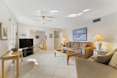 Copropriété à vendre à Greenacres, Floride: 2 chambres, 86.86 m2 № 471617 - photo 13