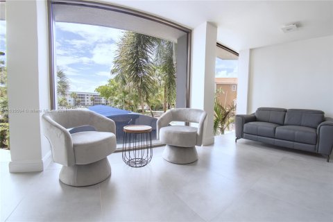 Condominio en venta en North Miami Beach, Florida, 2 dormitorios, 100.8 m2 № 1305458 - foto 24