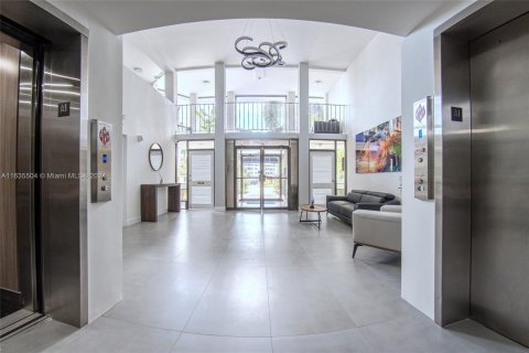 Copropriété à vendre à North Miami Beach, Floride: 2 chambres, 100.8 m2 № 1305458 - photo 25