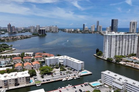 Condo in North Miami Beach, Florida, 2 bedrooms  № 1305458 - photo 28