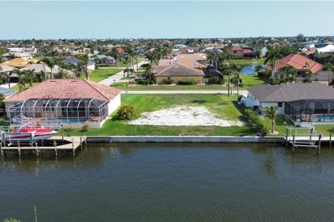 Terreno en venta en Cape Coral, Florida № 1424570 - foto 7