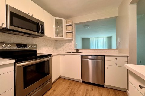 Condominio en venta en Miami Beach, Florida, 1 dormitorio, 83.05 m2 № 1187968 - foto 13