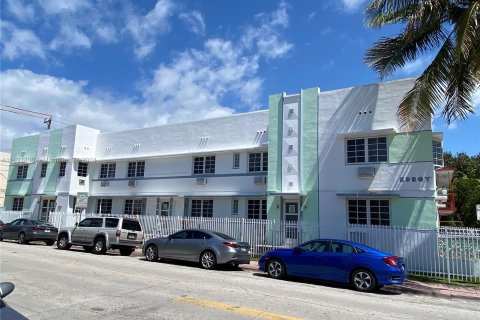 Propiedad comercial en venta en Miami Beach, Florida, 748.05 m2 № 1292458 - foto 18