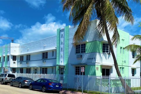 Propiedad comercial en venta en Miami Beach, Florida, 748.05 m2 № 1292458 - foto 1