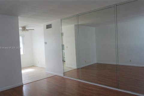 Copropriété à vendre à Hollywood, Floride: 1 chambre, 52.21 m2 № 1160057 - photo 3