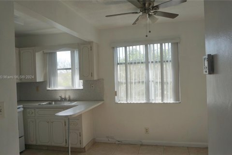 Condominio en venta en Hollywood, Florida, 1 dormitorio, 52.21 m2 № 1160057 - foto 9