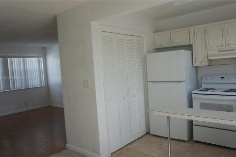 Condominio en venta en Hollywood, Florida, 1 dormitorio, 52.21 m2 № 1160057 - foto 7