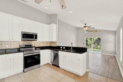 Casa en venta en Deltona, Florida, 4 dormitorios, 195.75 m2 № 1289872 - foto 9