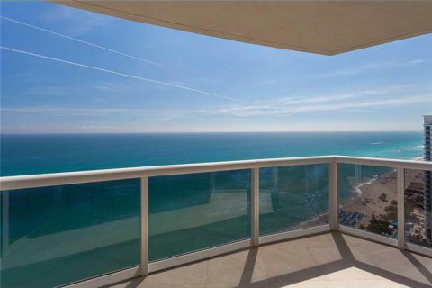 Condominio en venta en Sunny Isles Beach, Florida, 3 dormitorios, 266.07 m2 № 2060 - foto 1