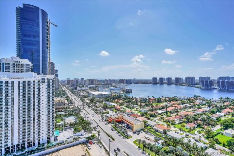 Condominio en venta en Sunny Isles Beach, Florida, 3 dormitorios, 266.07 m2 № 2060 - foto 16