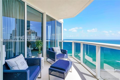 Condominio en venta en Sunny Isles Beach, Florida, 3 dormitorios, 266.07 m2 № 2060 - foto 4