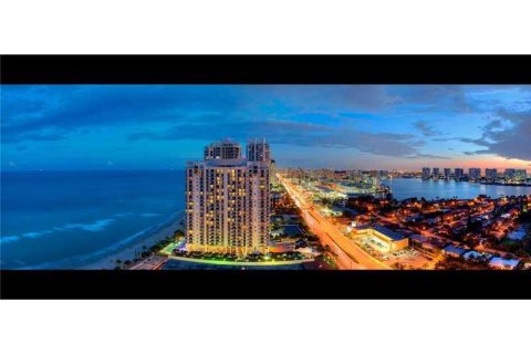 Condominio en venta en Sunny Isles Beach, Florida, 3 dormitorios, 266.07 m2 № 2060 - foto 25