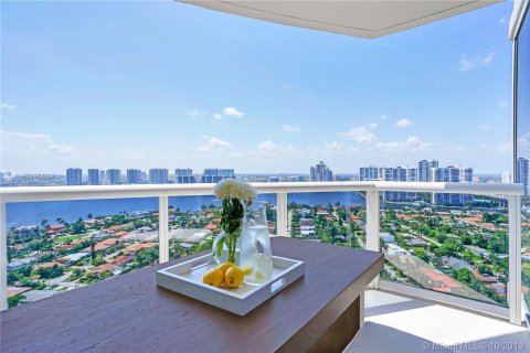 Condo in Sunny Isles Beach, Florida, 3 bedrooms  № 2060 - photo 5