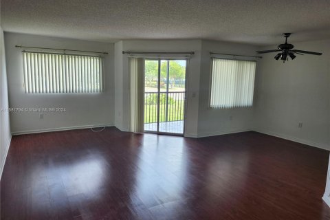 Copropriété à vendre à Pembroke Pines, Floride: 1 chambre № 1162488 - photo 3