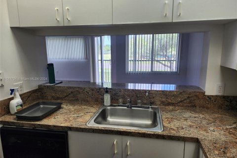 Condominio en venta en Pembroke Pines, Florida, 1 dormitorio № 1162488 - foto 8