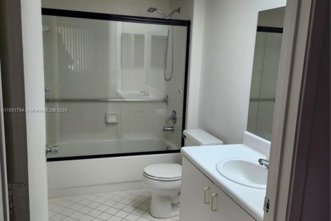 Condominio en venta en Pembroke Pines, Florida, 1 dormitorio № 1162488 - foto 17