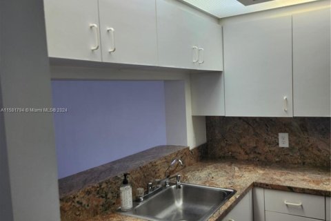 Condominio en venta en Pembroke Pines, Florida, 1 dormitorio № 1162488 - foto 5